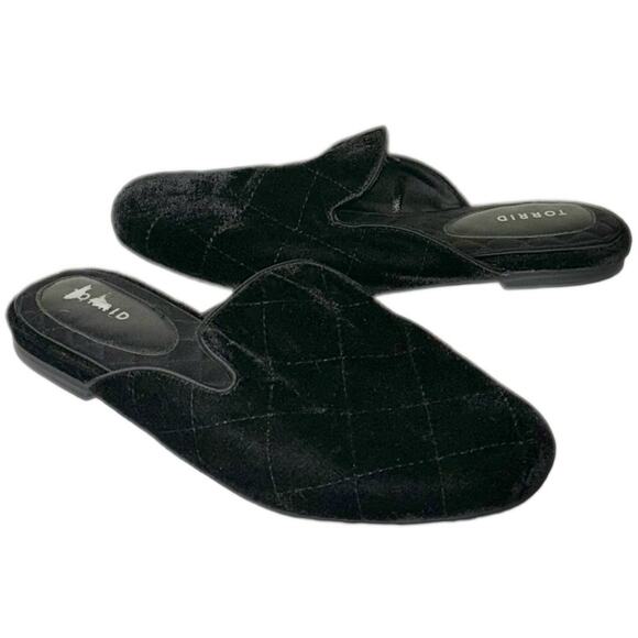 Torrid Black Velvet Quilted Mules Slip On flats Women's Size 7.5W (Wide) - Picture 3 of 16